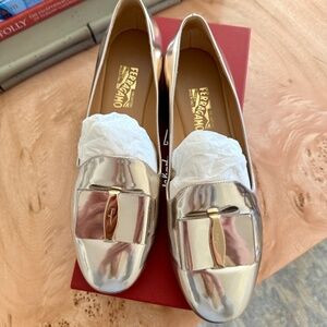 Salvatore Ferragamo ‘Elisabel’ Vara loafer, in gold ‘Butter / Oro’, size 10 M